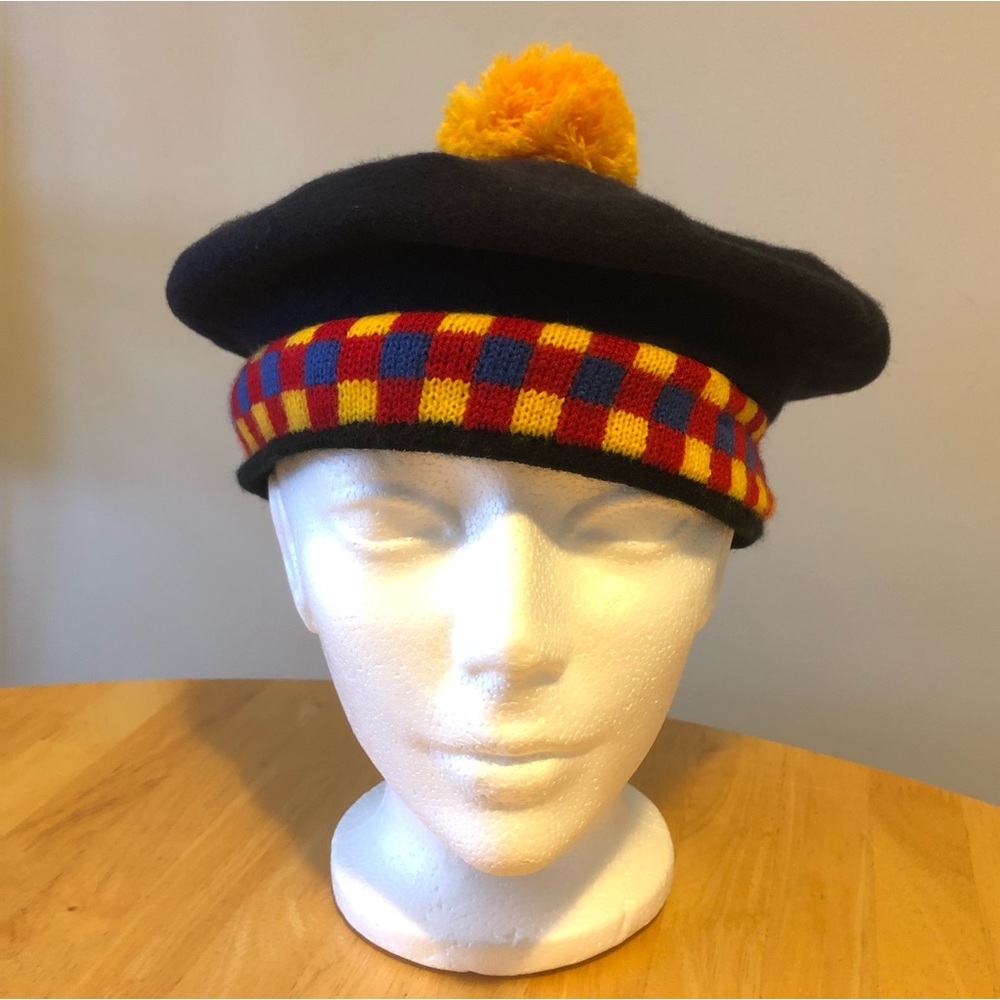 Women’s Navy plaid Wool beret hat with pompom